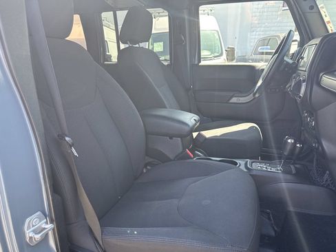 Used 2015 Jeep Wrangler Unlimited Sport w/ Quick Order Package 24S AWD/4WD image 10