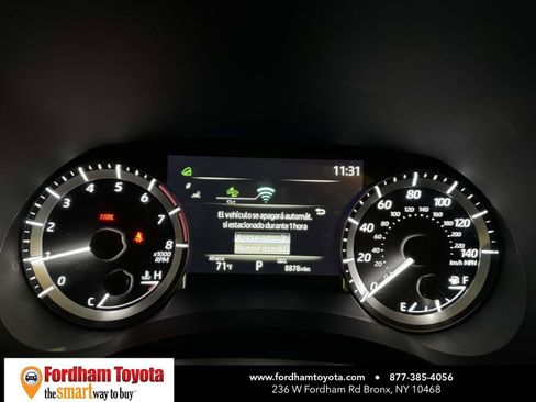 Used 2024 Toyota Highlander LE AWD/4WD image 23