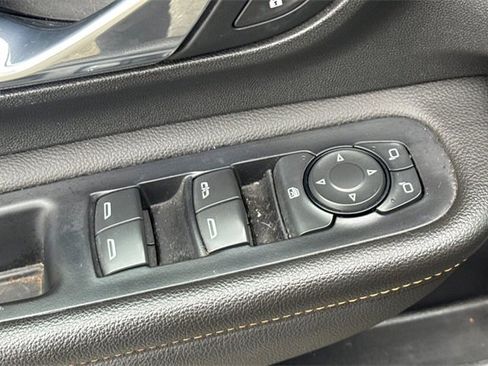 Used 2020 GMC Terrain SLE w/ Elevation Edition image 12