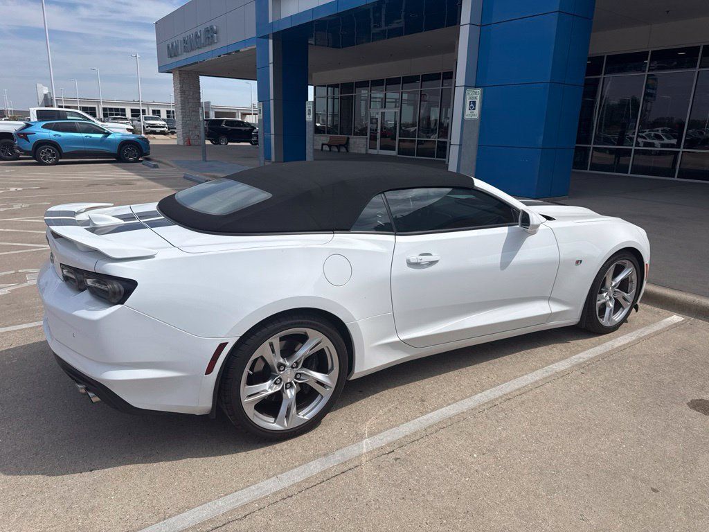 Used 2021 Chevrolet Camaro SS RWD image 3