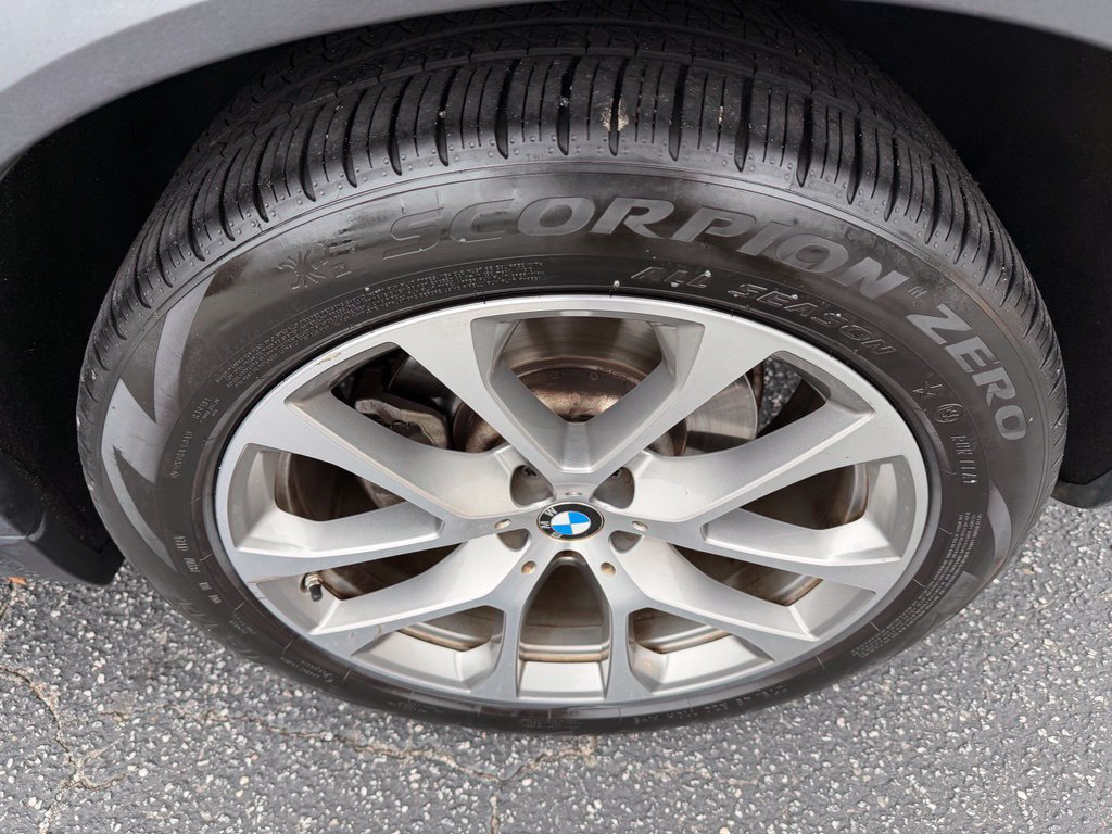 Used 2021 BMW X5 xDrive40i w/ Premium Package AWD/4WD image 14