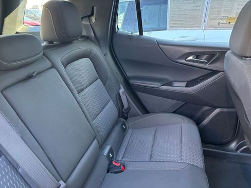 Used 2025 Chevrolet Equinox LT image 38