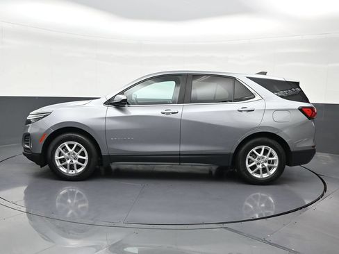 Used 2023 Chevrolet Equinox LT FWD image 2