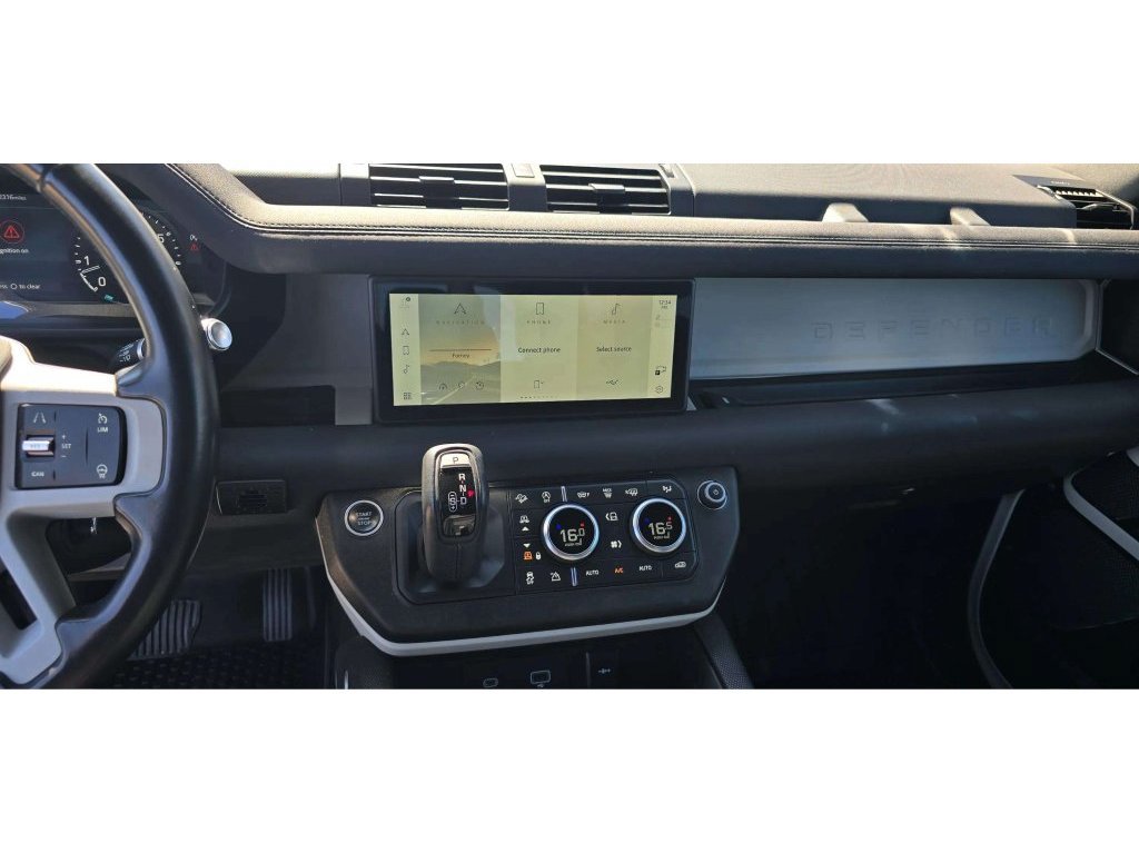 Used 2021 Land Rover Defender 110 X-Dynamic SE AWD/4WD image 9