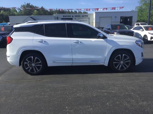 Used 2018 GMC Terrain Denali w/ GMC Pro Grade Package AWD/4WD image 6