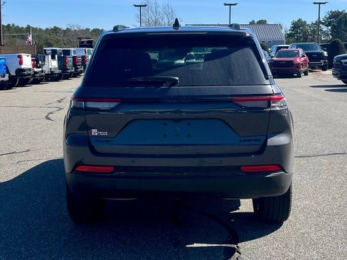 Used 2025 Jeep Grand Cherokee Limited w/ Black Appearance Package AWD/4WD image 4