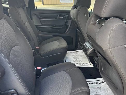 Used 2017 Chevrolet Traverse LT w/ Style and Technology Package image 22