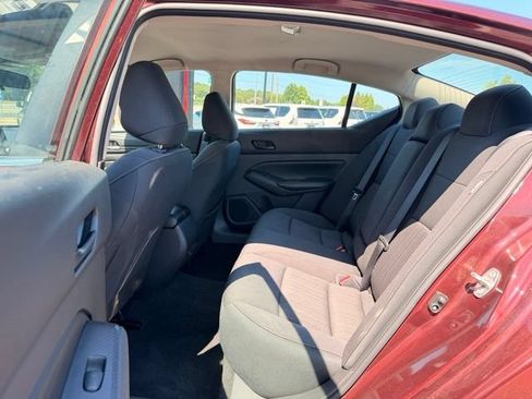 Used 2025 Nissan Altima 2.5 SV FWD image 11