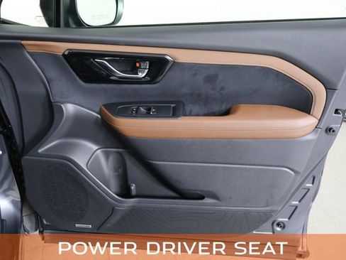 Used 2025 Subaru Forester Touring image 15