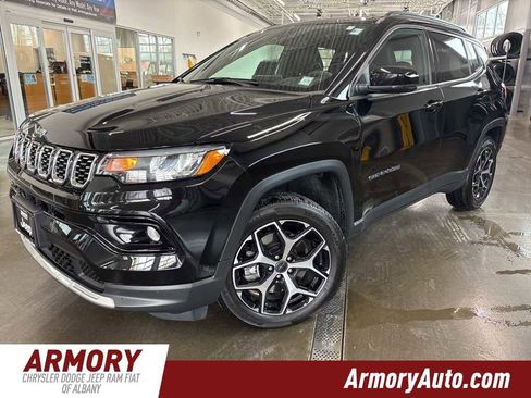 Used 2025 Jeep Compass Limited image 1