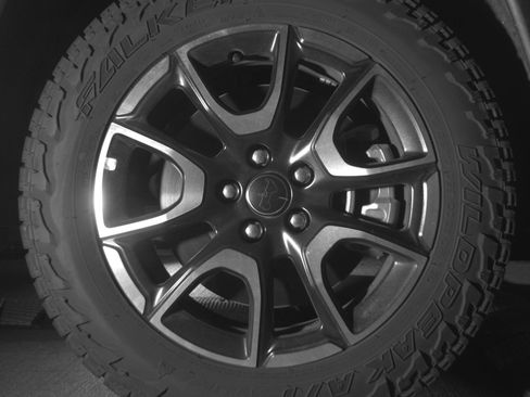 Used 2025 Jeep Compass Trailhawk image 13