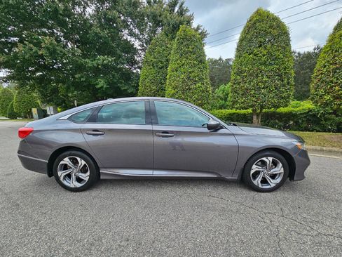 Used 2018 Honda Accord EX image 6