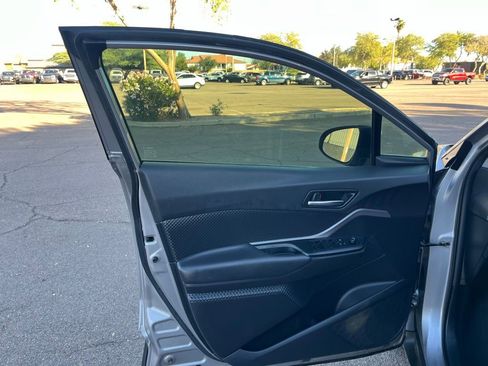 Used 2020 Toyota C-HR LE image 21