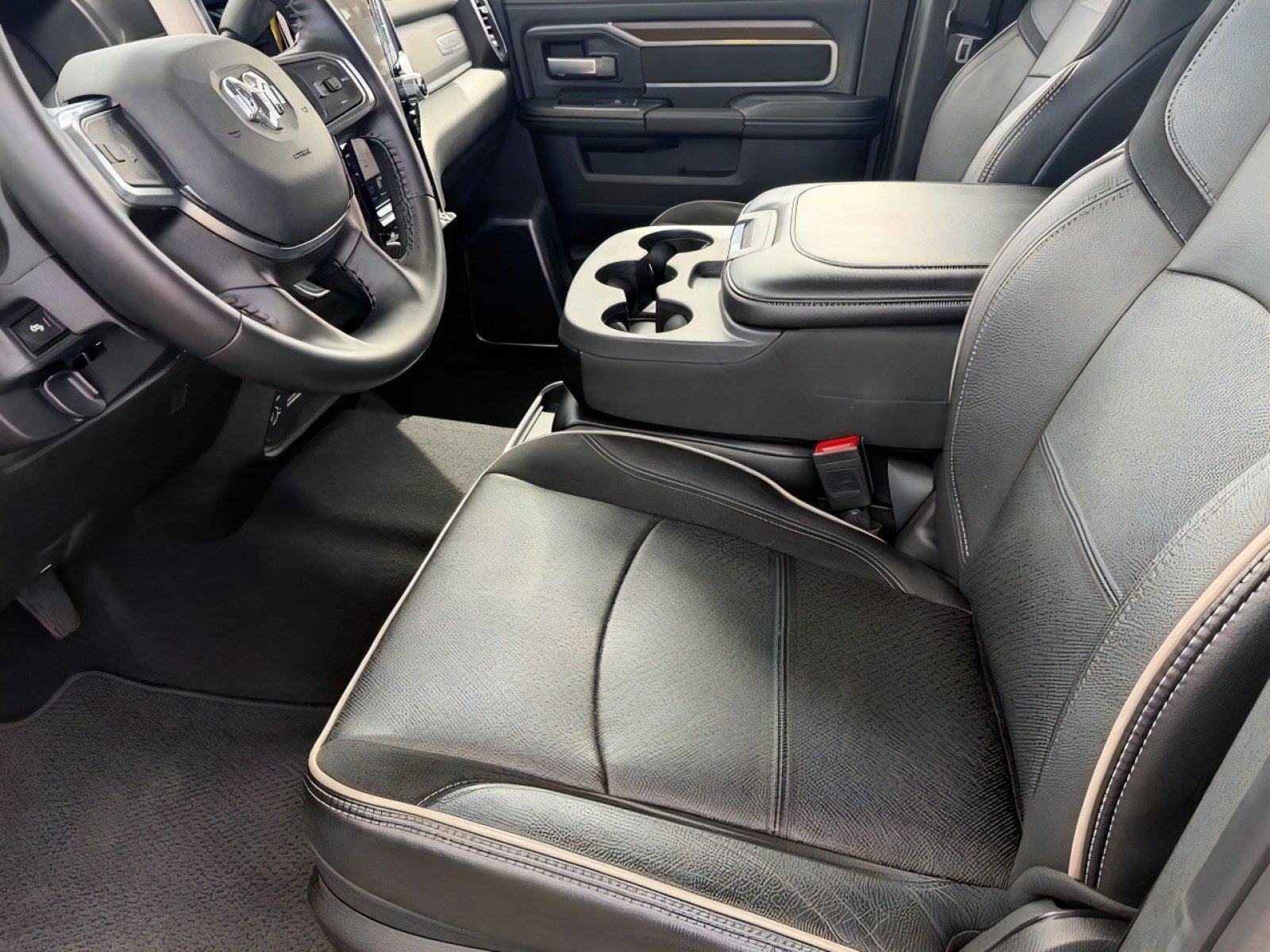 Used 2024 RAM 2500 Laramie AWD/4WD image 20