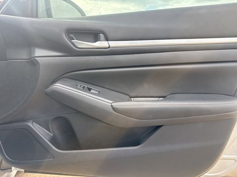 Certified 2022 Nissan Altima 2.5 SV image 9