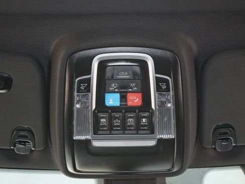 Used 2025 RAM 1500 Limited w/ Off Road Group AWD/4WD image 23