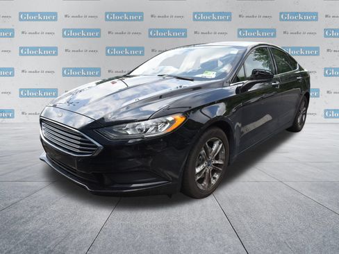Used 2018 Ford Fusion SE w/ Fusion SE Technology Package FWD image 16