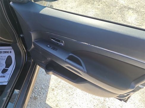 Used 2024 Mitsubishi Outlander Sport ES image 12