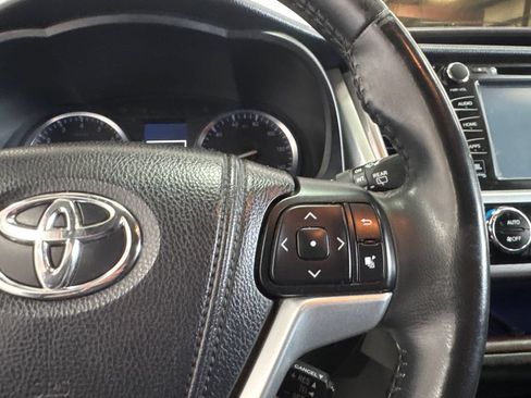 Used 2014 Toyota Highlander Limited AWD/4WD image 13