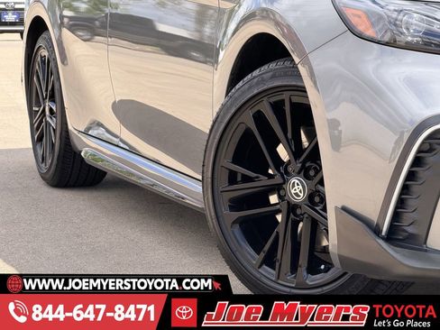 Used 2026 Toyota Camry SE w/ Convenience Package image 12