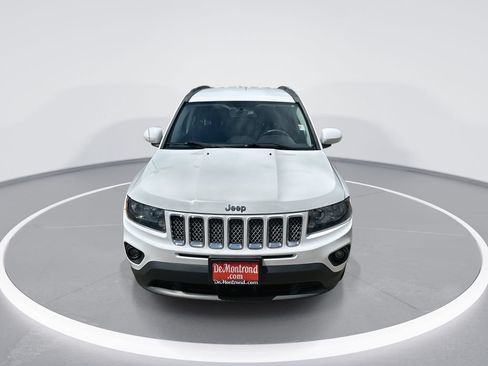 Used 2014 Jeep Compass Latitude FWD image 3