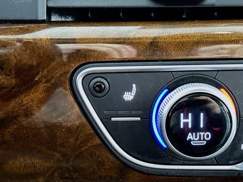 Used 2017 Audi A4 2.0T Premium Plus image 4