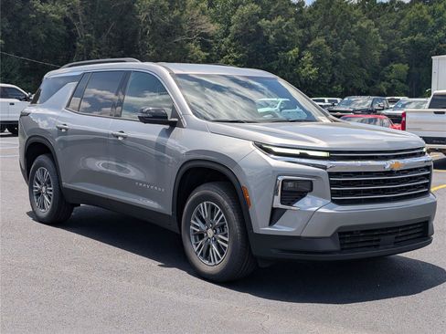 New 2026 Chevrolet Traverse LT w/ Driver Confidence Package FWD image 7
