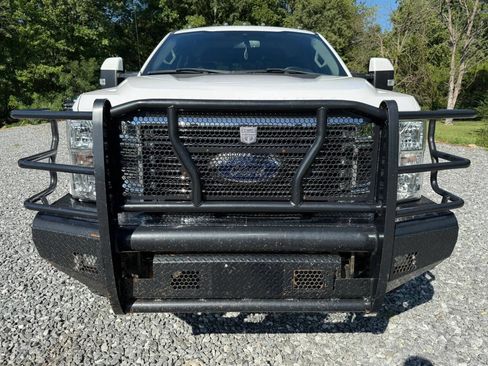 Used 2020 Ford F350 Lariat AWD/4WD image 2