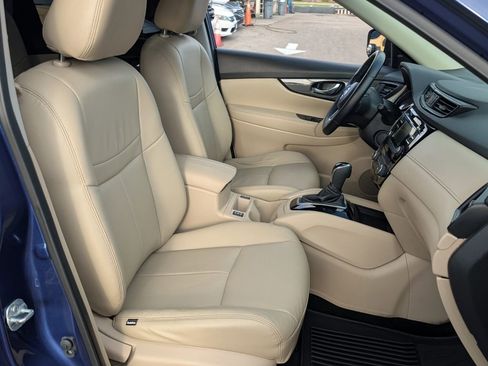 Used 2017 Nissan Rogue SV FWD image 19