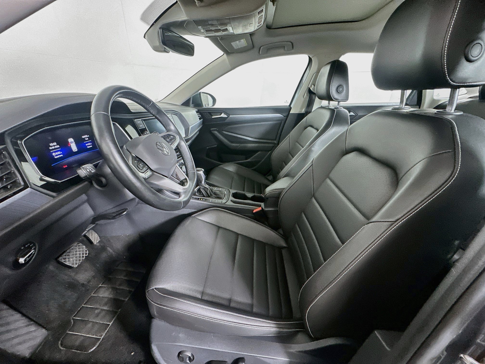 Used 2024 Volkswagen Jetta SE FWD image 13