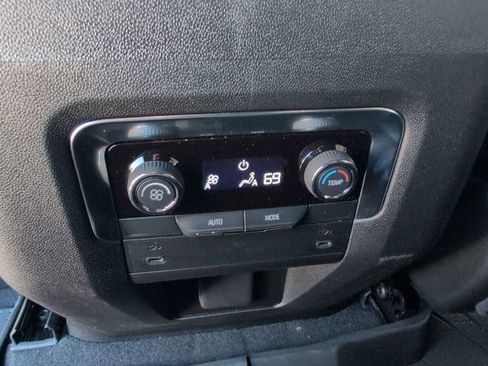 New 2026 Chevrolet Suburban LS image 6