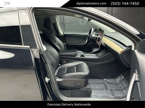Used 2022 Tesla Model Y Performance image 19