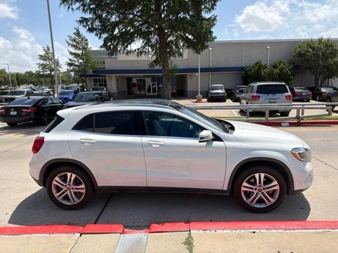 Used 2018 Mercedes-Benz GLA 250 4MATIC image 5