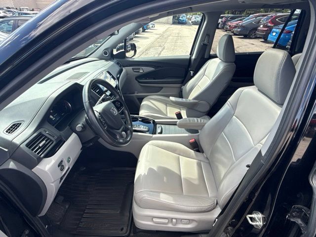Used 2019 Honda Pilot Touring image 5