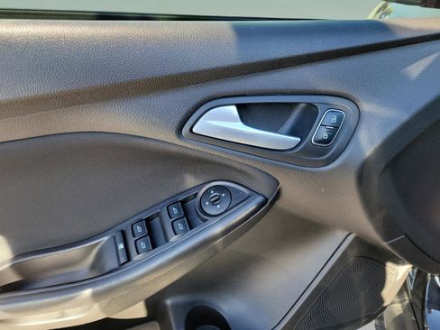 Used 2016 Ford Focus SE image 6