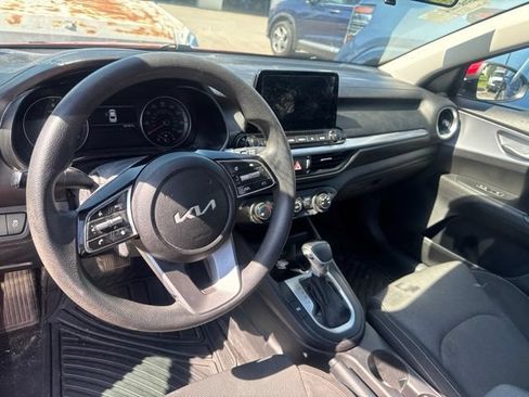 Used 2022 Kia Forte LXS FWD image 13