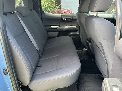 Used 2019 Toyota Tacoma TRD Off-Road w/ Technology Package AWD/4WD image 20
