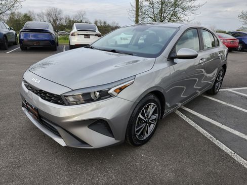 Used 2022 Kia Forte LXS image 11