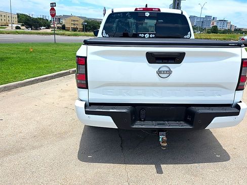 Used 2025 Nissan Frontier SV w/ SV Convenience Package RWD image 9