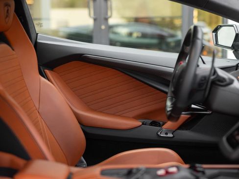 Used 2026 Lamborghini Revuelto AWD/4WD image 44