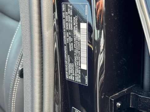 Certified 2026 Volvo XC60 B5 Ultra w/ Climate Package AWD/4WD image 35
