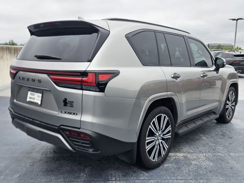 Used 2024 Lexus LX 600 4WD w/ Luxury Package image 3