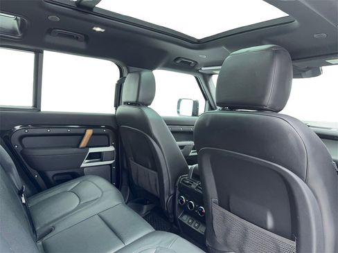 Used 2023 Land Rover Defender 110 S image 43