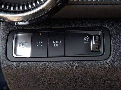 Used 2025 Chevrolet Equinox LT FWD image 24