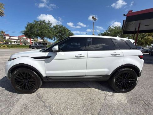 Used 2016 Land Rover Range Rover Evoque SE image 2
