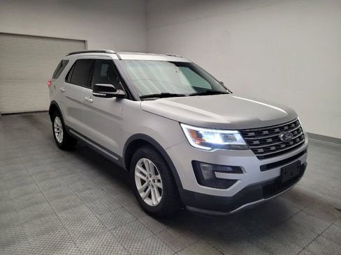 Used 2016 Ford Explorer XLT w/ Equipment Group 201A FWD image 13