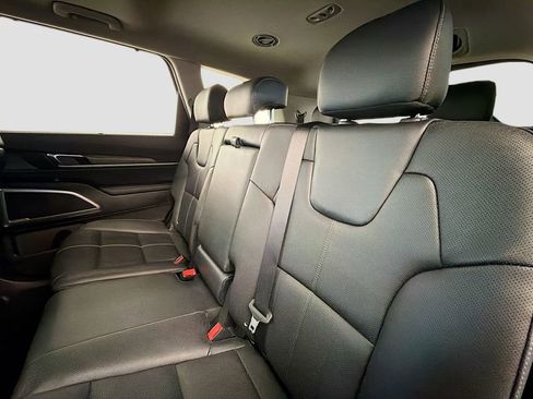Used 2022 Kia Telluride EX w/ Towing Package image 28