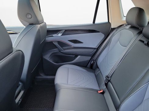 New 2026 Volkswagen Tiguan SE AWD/4WD image 13