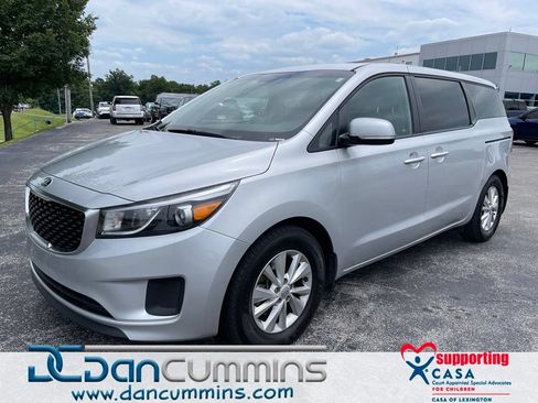 Used 2018 Kia Sedona LX FWD image 1