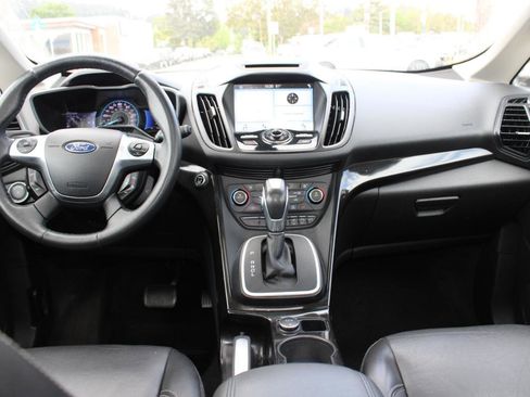 Used 2017 Ford C-MAX Energi Titanium w/ Equipment Group 501A FWD image 10